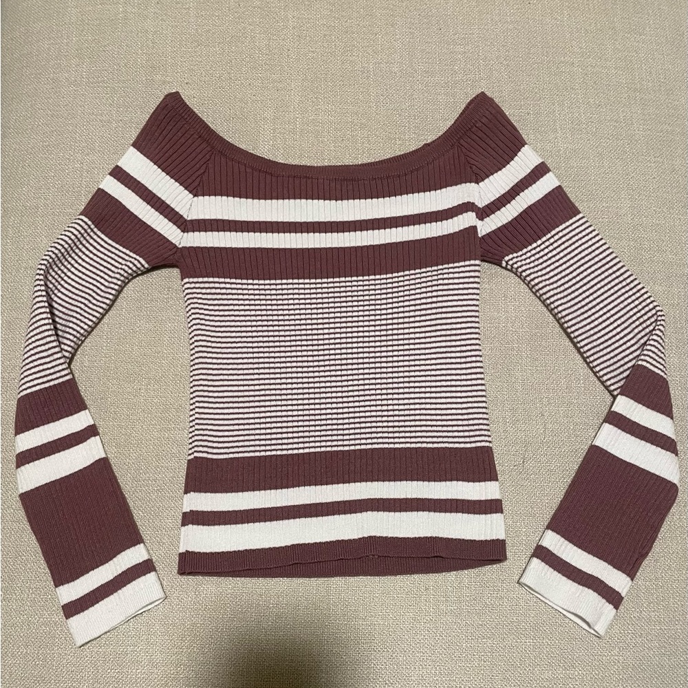 Closet Space Ribbed Sleeved Fitted Off Shoulder Top | Women’s Size Small | Mauve